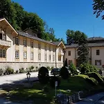 Koenigliche Villa Appartement Mit Balkon