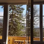 Koenigliche Villa Appartement Mit Balkon